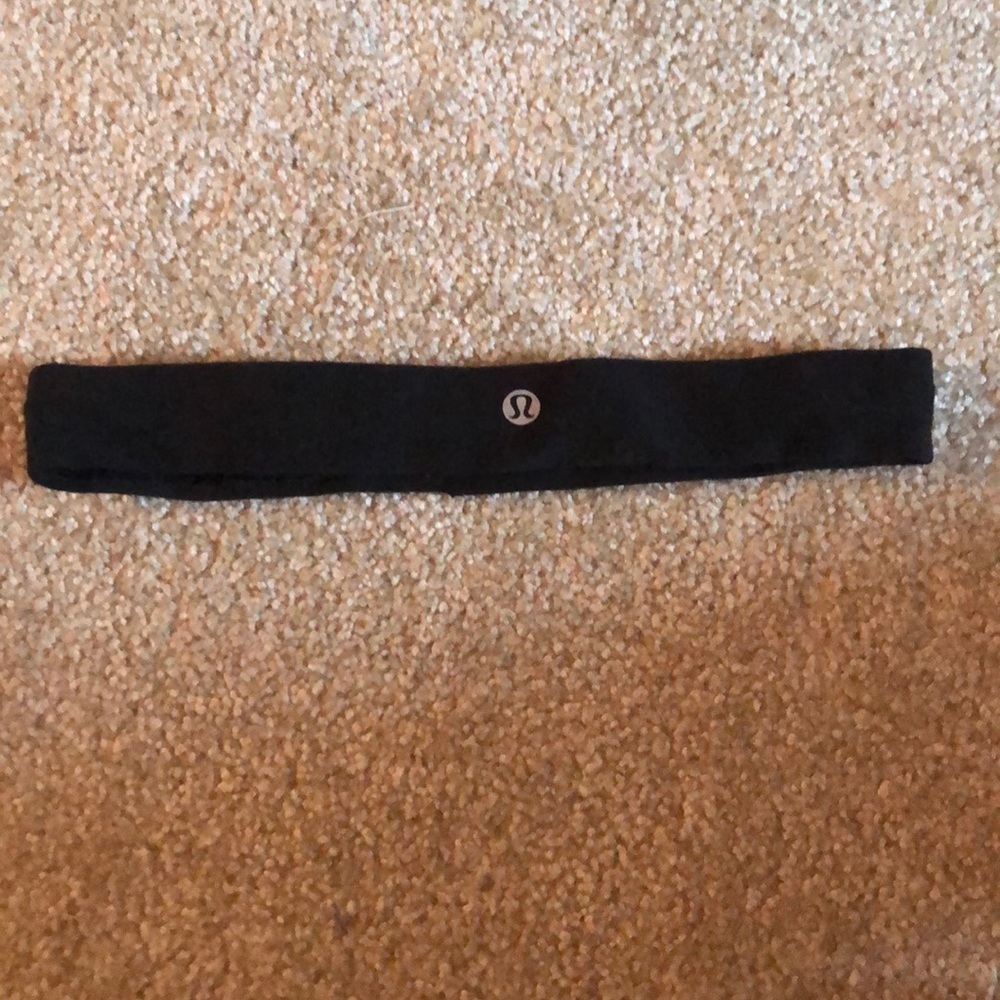 Black lululemon headband